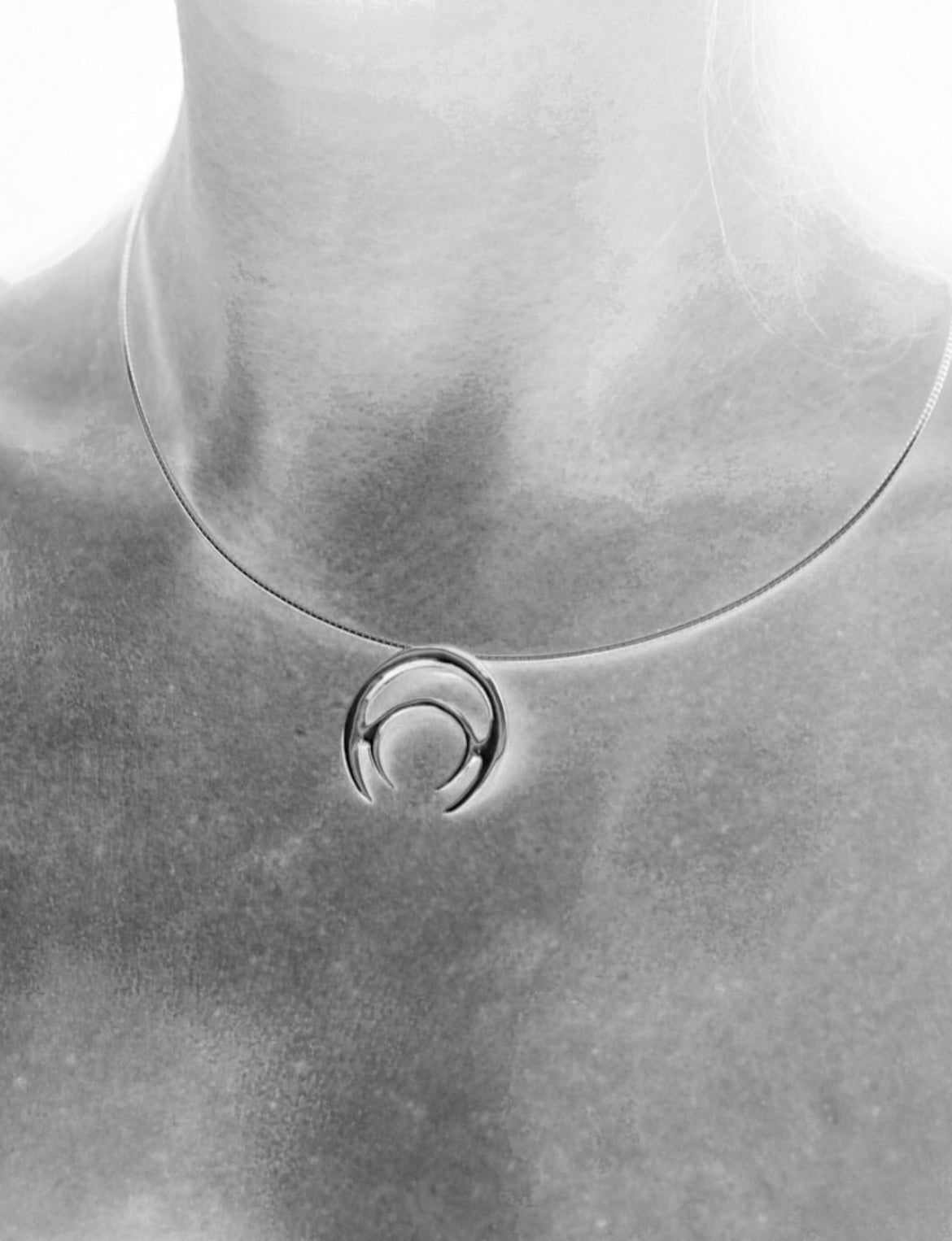 Aurei choker