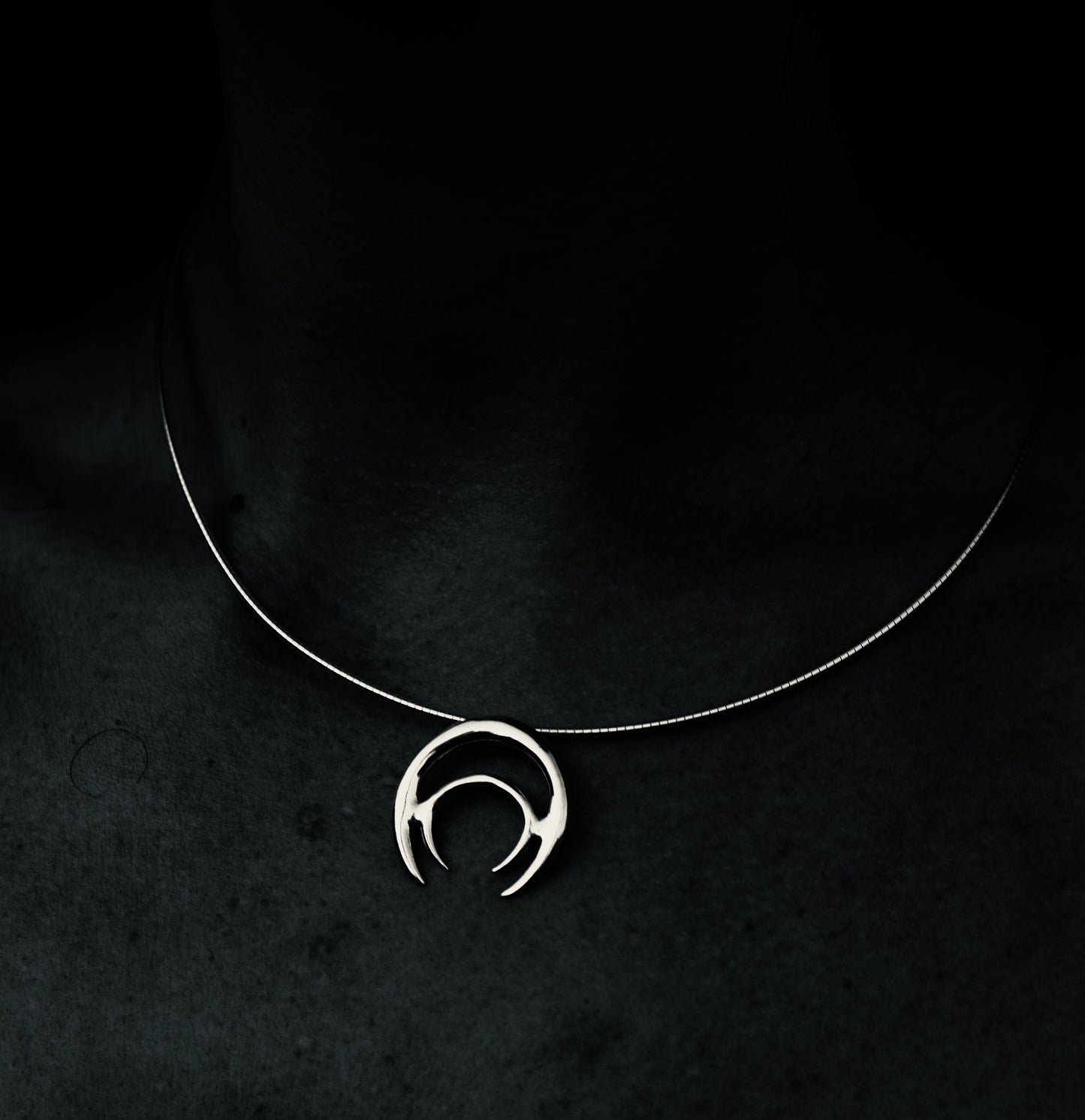 Aurei choker
